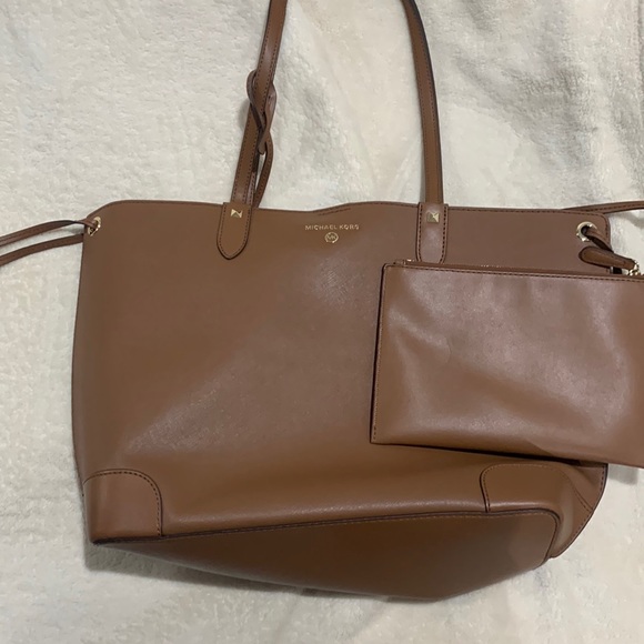 Michael Kors Handbags - Michael Kors bag with wallet